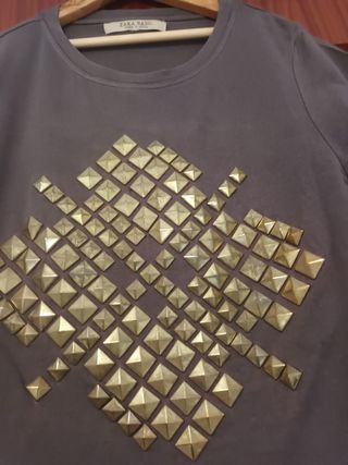 Camiseta Zara Basic dorada y marrón 