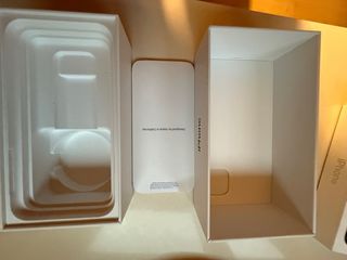 caja iPhone 11 64GB - Negro ( no incluye tlf )