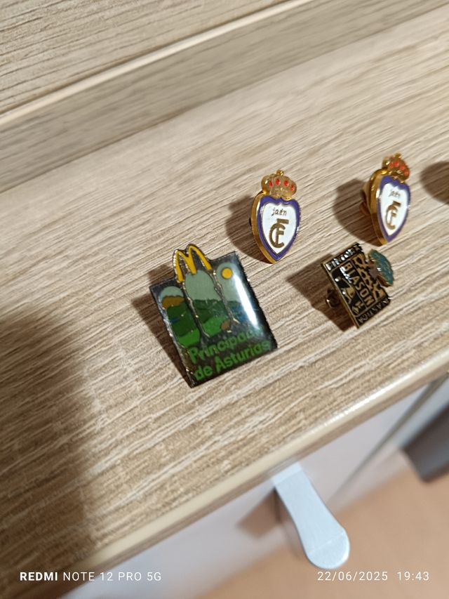 Lote 5 pins variados