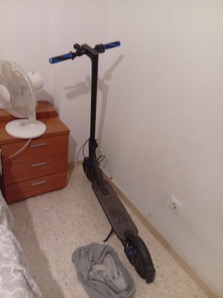 2 Monopattini elettrici Xiaomi e un osslon