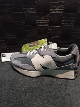 New Balance 327 Cordura Gris