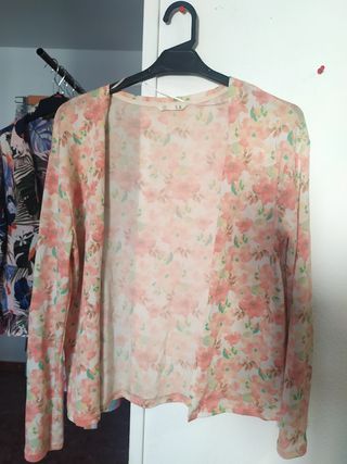chaqueta flores rosa-blanca