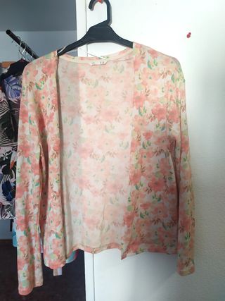 chaqueta flores rosa-blanca