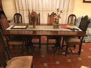 Mesa + 6 sillas de comedor clásico