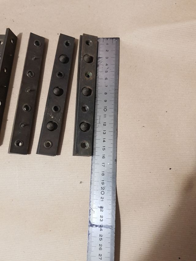 Rostri antistrappo e catenacci per porte in legno