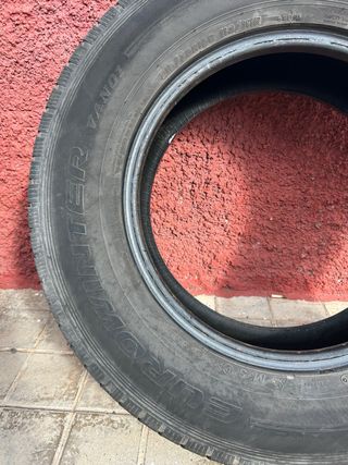 2 neumáticos 215/75R16C usados