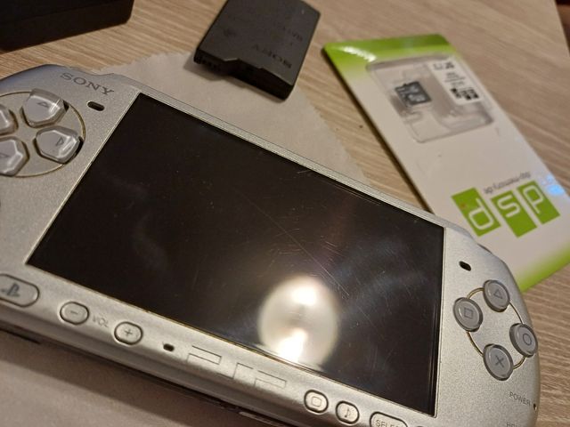 PSP 3004 + caricabatterie