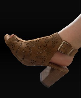Sandalias tacón marrón