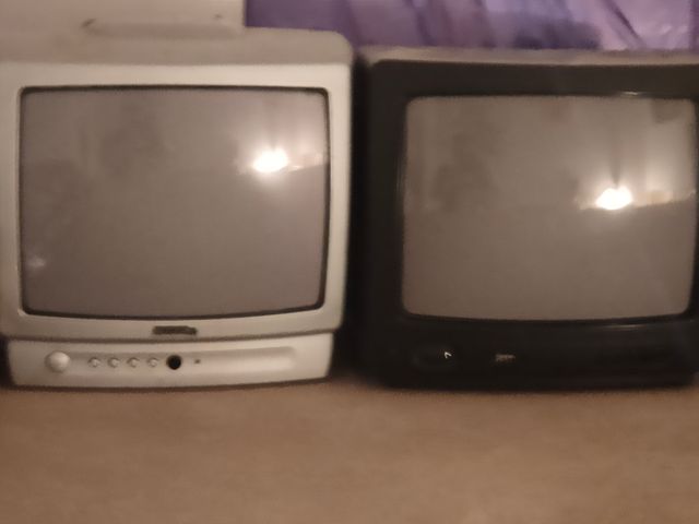 2 TVs antiguas 14" - Gris y Negro