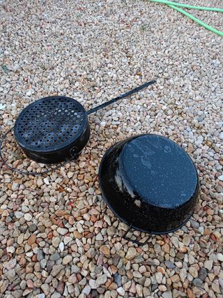 Castañera y gazpachera  de hierro macizo