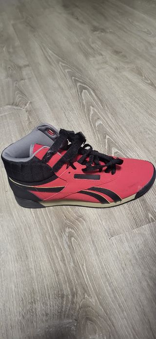 Zapatillas Reebok rojas y negras