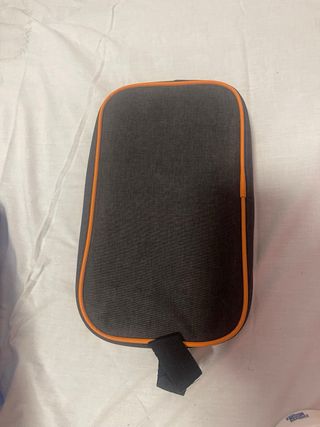 Neceser negro y naranja
