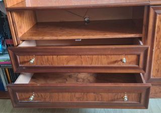 Mueble de salón con bar, cajones y baldas