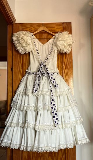 Traje gitana blanco y morado