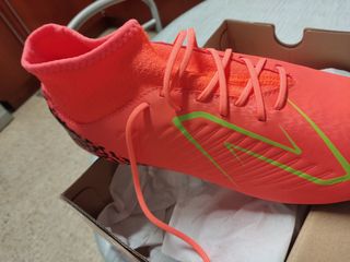 Botas fútbol New Balance 11. Talla europea 45.