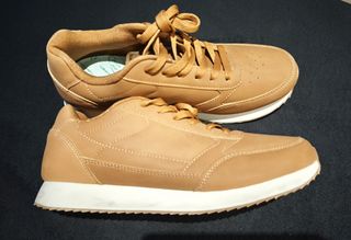 -Bambas estilo "Sport-Casual'.
