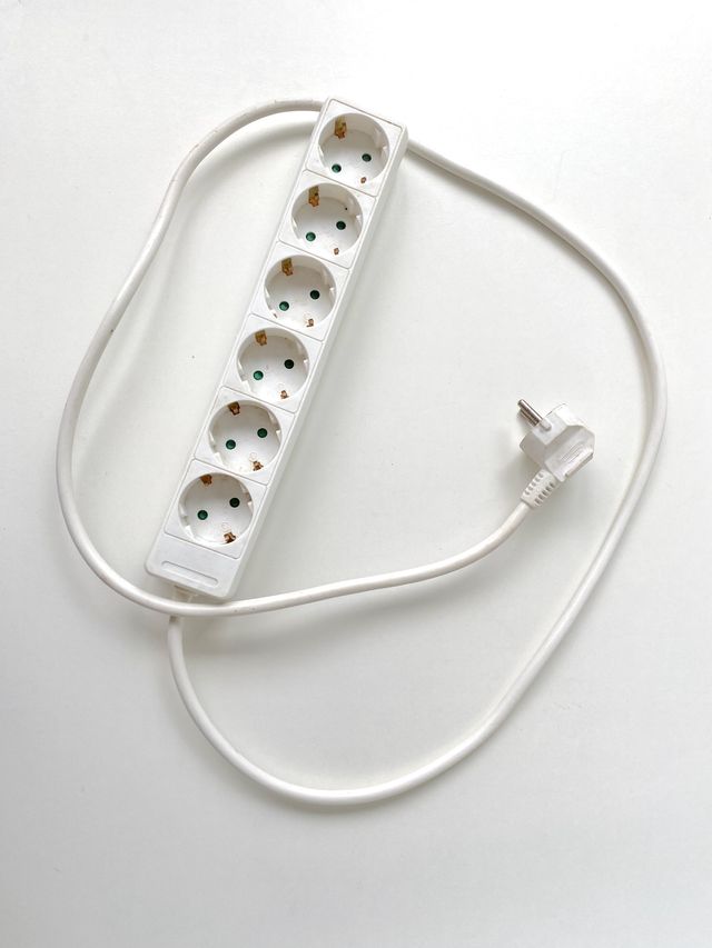 Regleta 6 enchufes - blanca