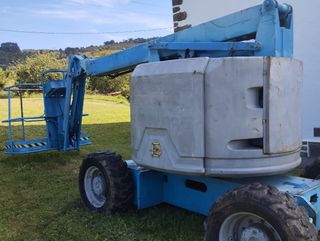 Plataforma elevadora Genie articulada