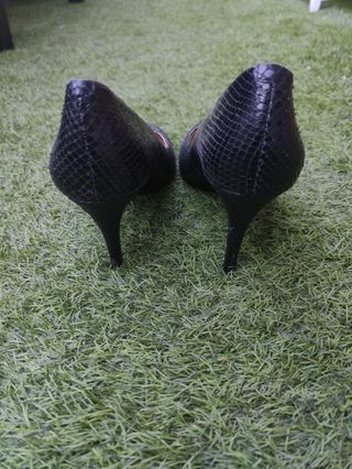 Tacones negros Massimo Dutti