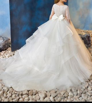 Vestido comunión niña con cola
