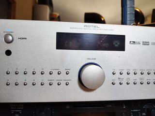 Amplificador Rotel RSX-1057 plata