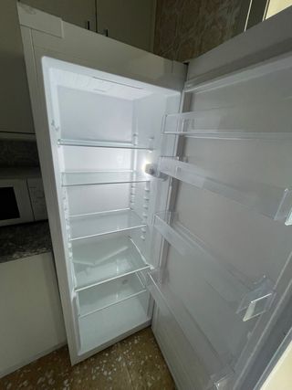 Nevera Indesit blanca