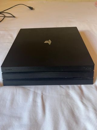 PS4 Pro (PlayStation 4 Pro) 1TB + 2 mandos + VR