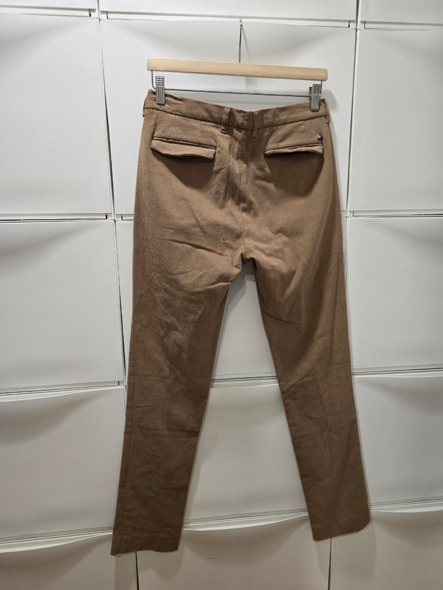 Pantalones vestir slim fit marrón