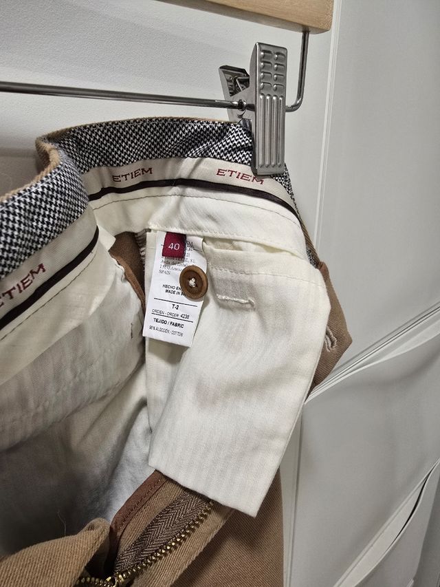 Pantalones vestir slim fit marrón