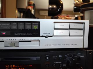 Amplificador AKAI AM-A201 - Gris Plata