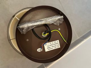 Lámpara colgante beige y marrón