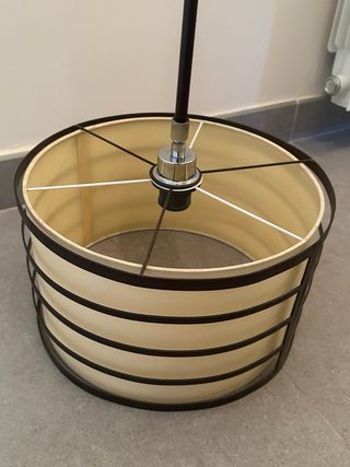 Lámpara colgante beige y marrón