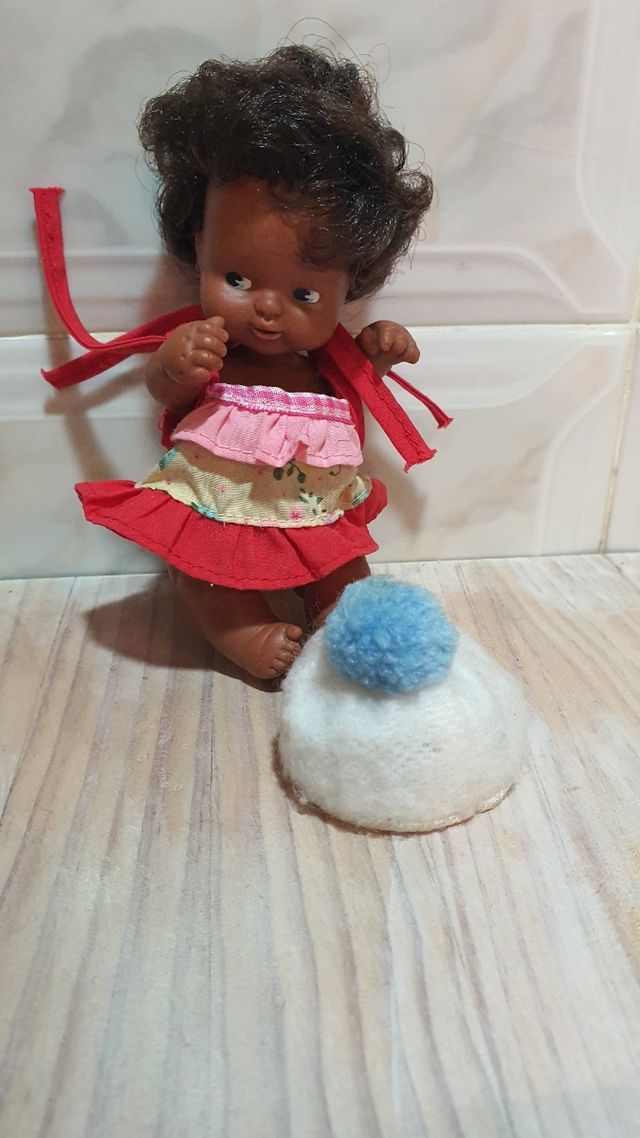 Muñeca Barriguitas antigua con gorro