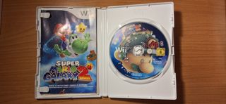 Wii roja + New Super Mario Bros Wii y 3 juegos más