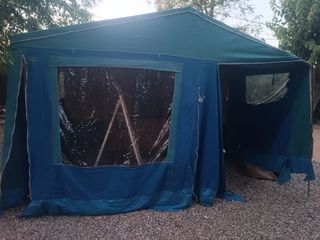 Se vende carro tienda