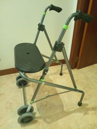 Andador con asiento plegable