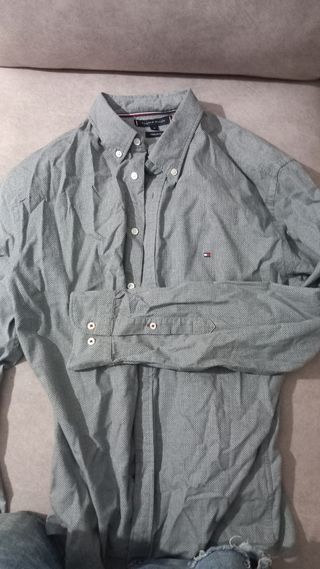 Lote de prendas Polo Tommy y camisas Tommy y burbe