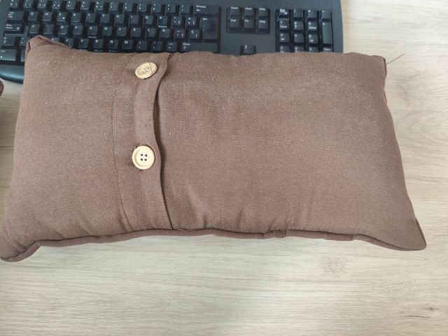2 Cojines marrón con relleno