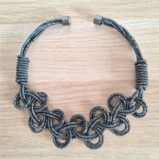 Collar de Cordón 