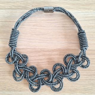 Collar de Cordón 