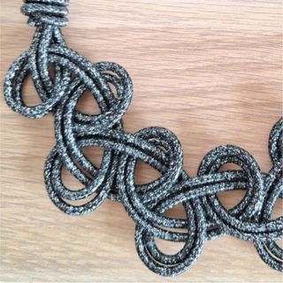 Collar de Cordón 