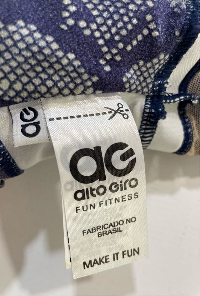 Top deportivo serpiente azul y blanco