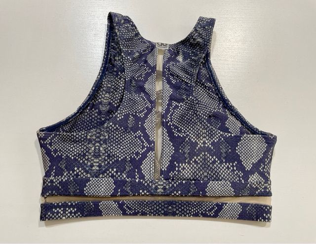 Top deportivo serpiente azul y blanco