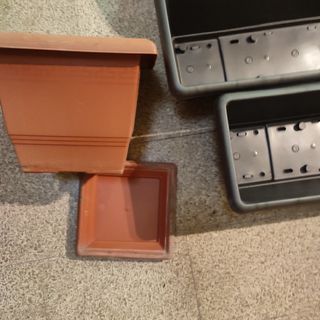 5 Macetas Plástico - Marrón y Negro