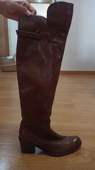 Bota Pura López Marrón 38.5
Una puesta 