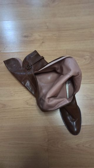 Bota Pura López Marrón 38.5
Una puesta 