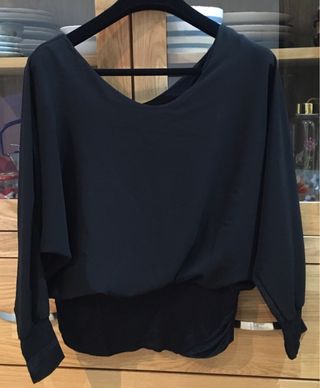 Blusa negra elegante