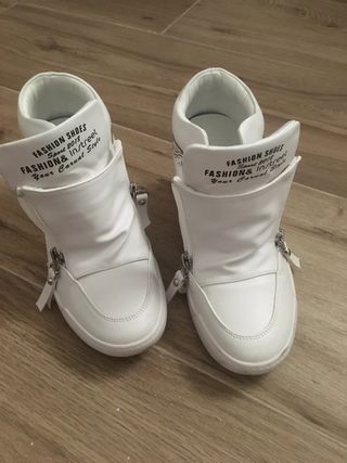 Botines blancos deportivos