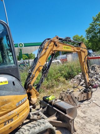 Alquiler Miniexcavadora CX35B -
