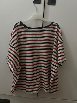 Camiseta Bershka rayas rojas y blancas